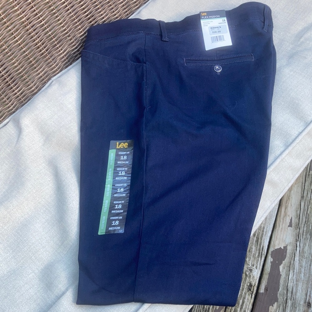 Lee Flex Motion Blue Khakis 18 Med NWT Womens